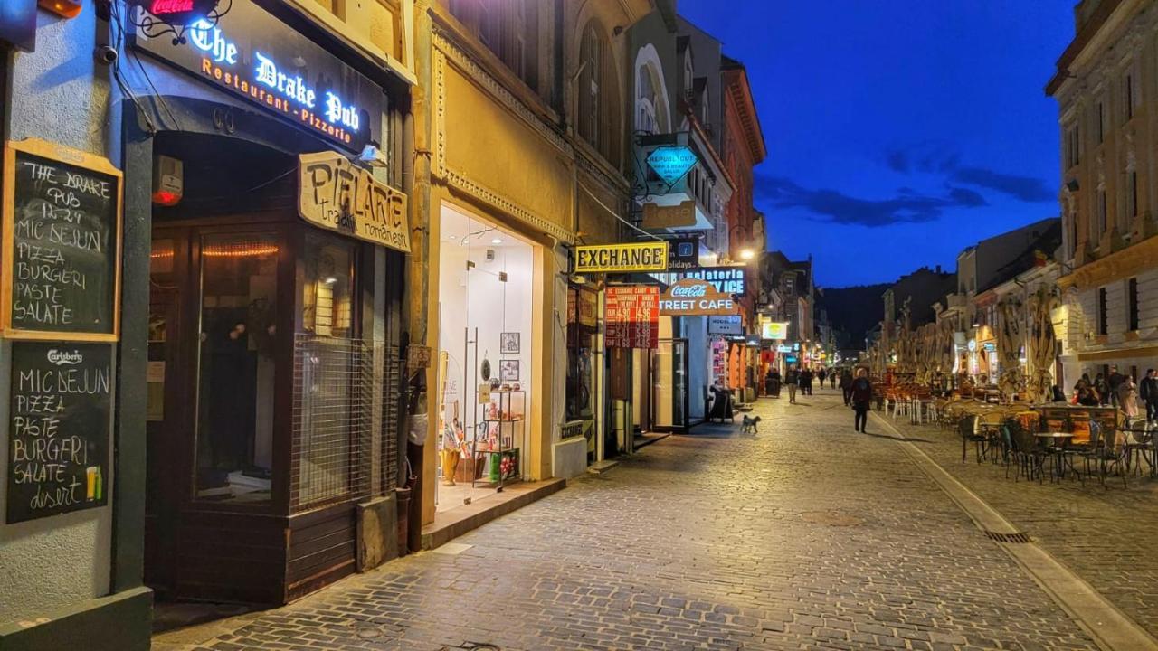 Cozy Republicii Apartment Brasov Bagian luar foto