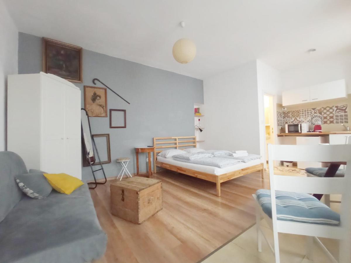 Cozy Republicii Apartment Brasov Bagian luar foto